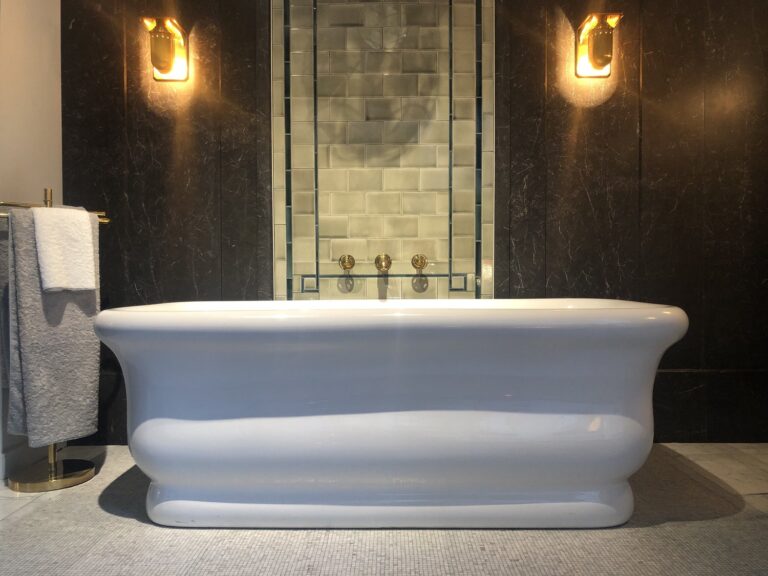 Choosing the Perfect Bathtub for Your Bathroom