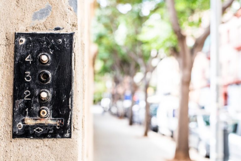 Fixing Door Bell Malfunctions